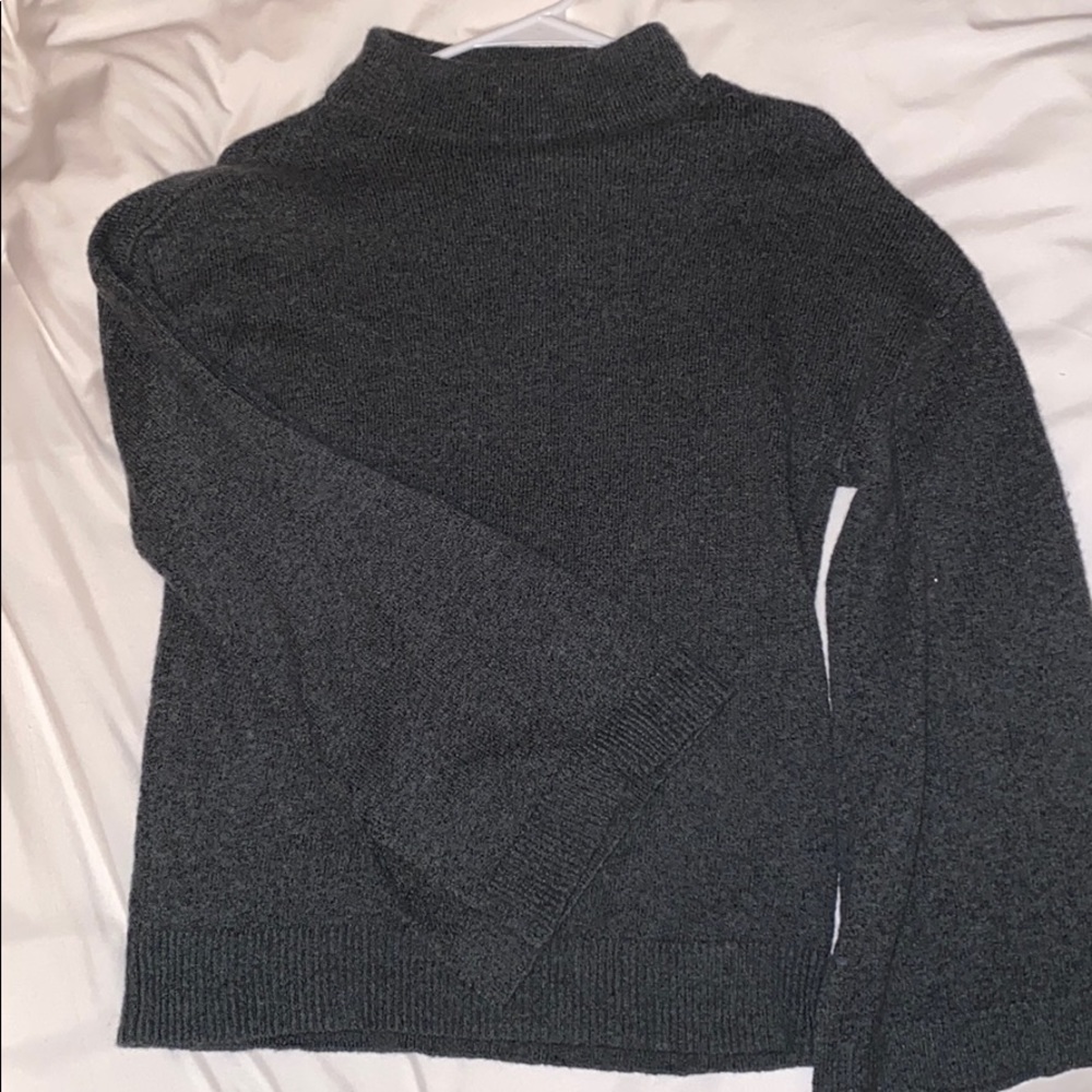 Sage green/grey knit long sleeve